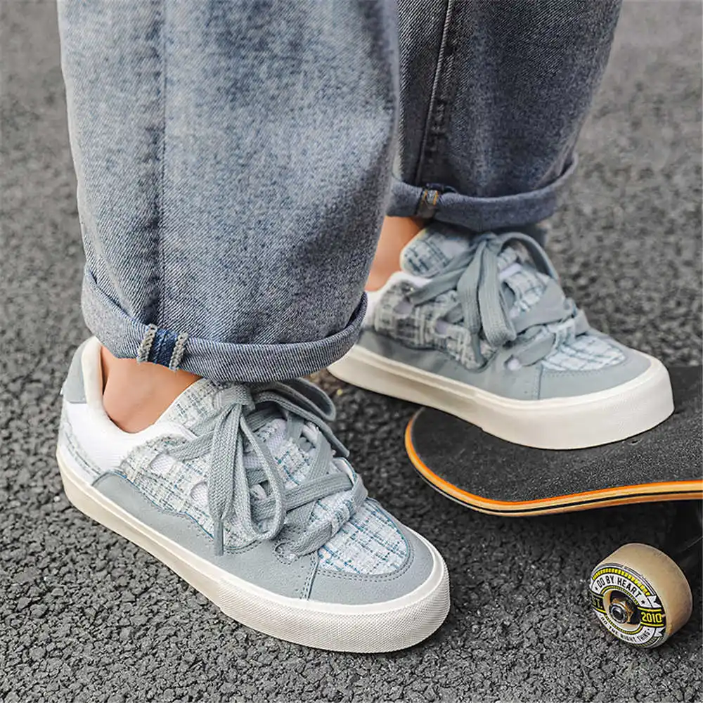 Sepatu bot krem wanita, dengan - Luxury Lifestyle Experiences ulasan dan harga